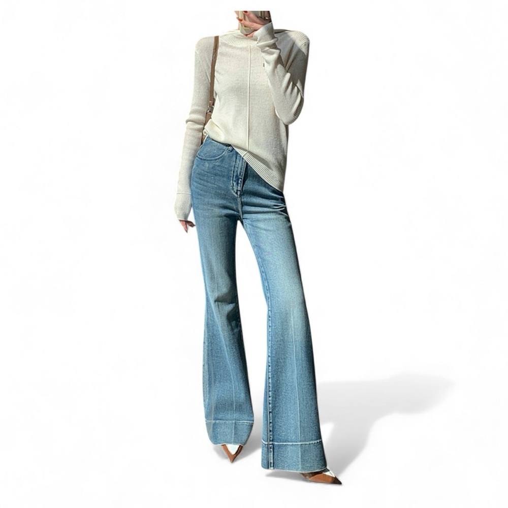 COMMENSE Washed Slim Draped Denim Pants
COLOR - Blue Size Small NWT Flared
